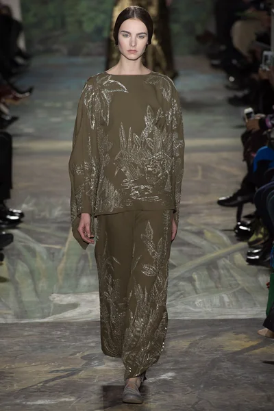 Look 33